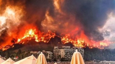 У Туреччині через пожежі евакуюють туристів з готелів (ВІДЕО)