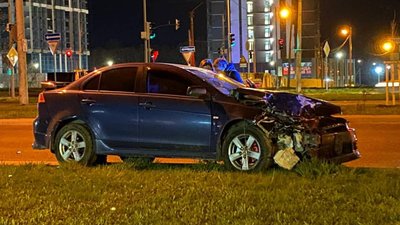 У Львові на Сихові не розминулись автомобілі (ФОТО)