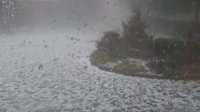 На Львівщині  під час штормового попередження біля кордону стоять сотні людей (ФОТО)
