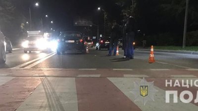 У Львові авто наїхало на 14-річну дівчину, яка була на пішохідному переході (ФОТО)