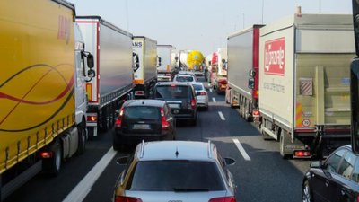 На Львівщині всі пункти пропуску на кордоні з Польщею «забиті під зав’язку»