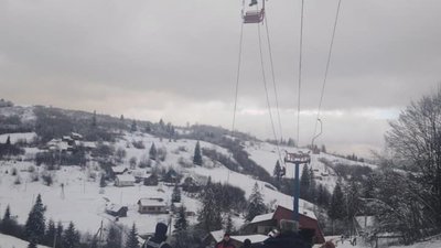 У Славському проводять евакуацію туристів з канатної дороги (ФОТО)