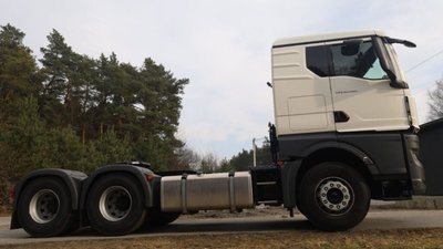 На Львівщині військовим передали тягач