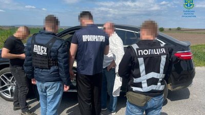 На Львівщині через річку за 12 тисяч доларів переправляли за кордон