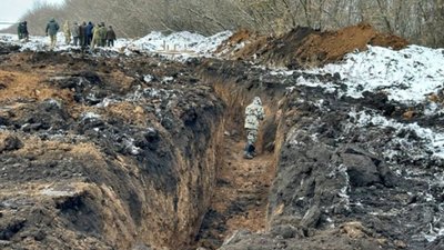 У РФ шукають копачів окопів через соцмережі: беруть навіть інвалідів – ЗМІ
