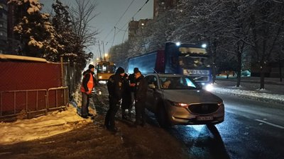 На Мазепи обірвало провід контактної мережі (ФОТО)