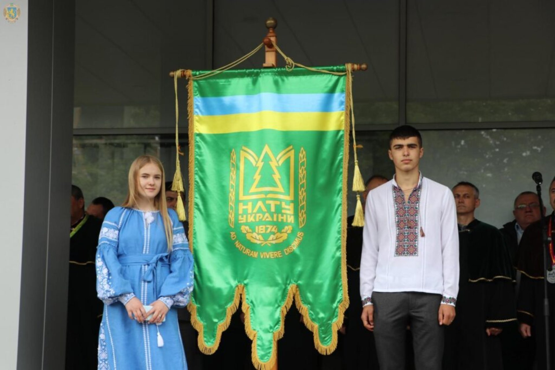 Національний лісотехнічний університет України зібрав на своїй площі у Львові сотні студентів першокурсників