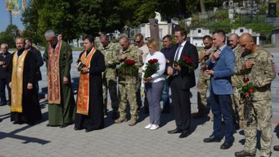 На Львівщині загиблих десантників вшанували літургією