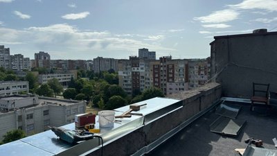 У Львові у будинку відремонтували дах, вікна і монтують ліфти