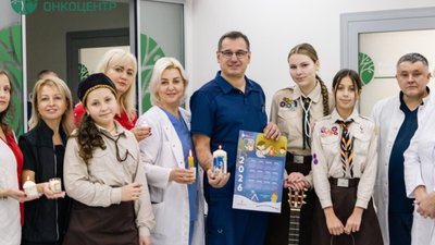 Львівському онкоцентру передали Вифлеємський вогонь миру