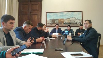 Львівські депутати різних фракцій ініціюють викуп стадіону "Торпедо" у банку "Львів"