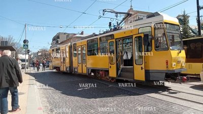 У Львові трамвай зійшов з рейок