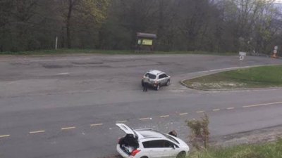 На Самбірщині зіткнулися два автомобілі, які рухалися в одному напрямку