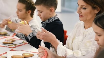 Марина Порошенко оприлюднила рецепт імбирного печива (ВІДЕО)