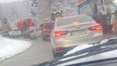 На Східницькому перевалі перекинувся автобус