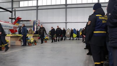 У Ніжині попрощалися з екіпажем, який загинув у авіакатастрофі гвинтокрилу в Броварах