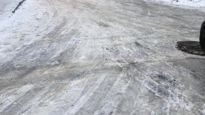 Вулиці Львова перетворилися на суцільну ковзанку (ФОТО)