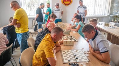 У Яворові до Дня міста відбувся святковий турнір з шашок (ФОТО)
