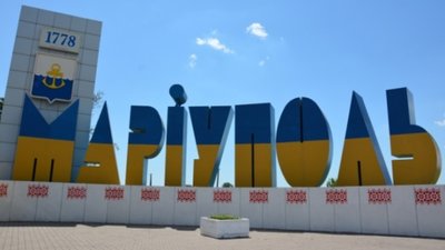 У школах Маріуполя росіяни встановлюють бюст Леніна