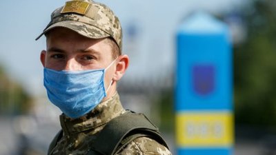 За минулу добу коронавірус виявили у 54 співробітників ДПСУ, 1 офіцер помер