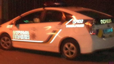 У новорічну ніч власник покинув свою іномарку в рові у Винниках