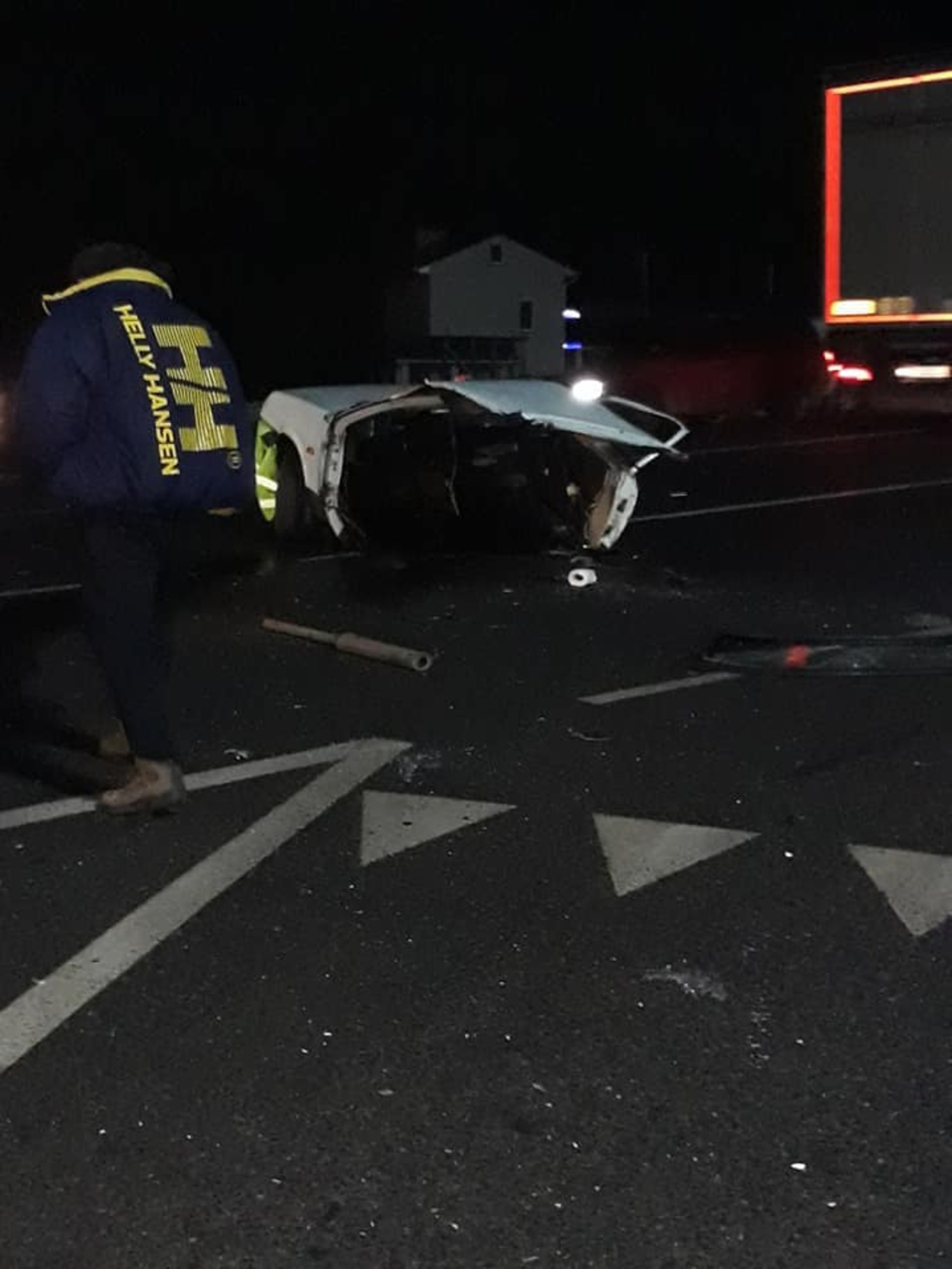 На Львівщині у жахливій аварії розірвало автомобіль. Фото Варта-1