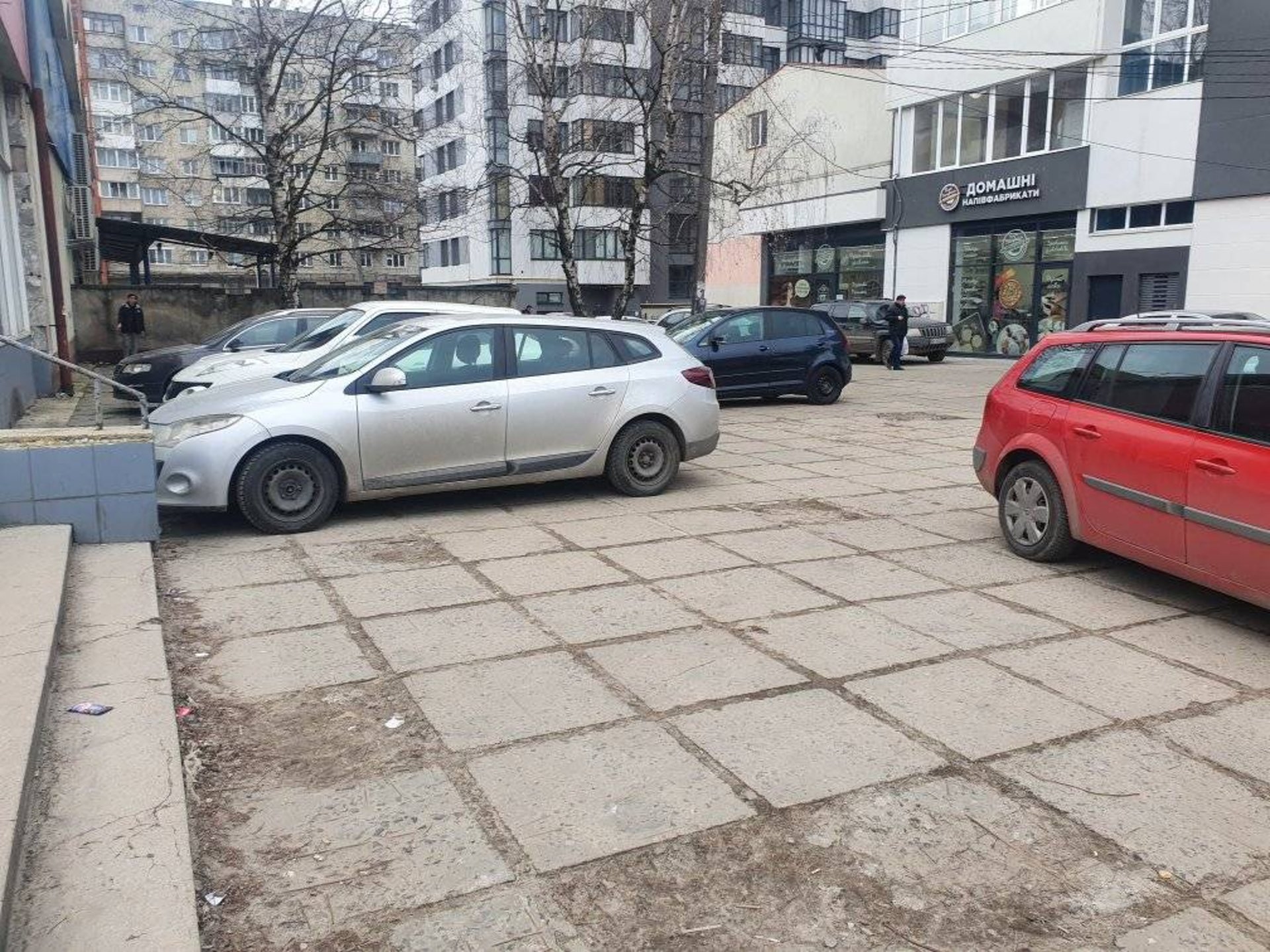 У Львові водії паркуються у пішохідній зоні, фото ГЛМЛ