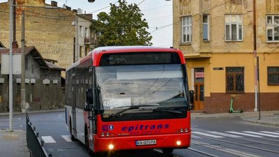 У Львові продовжать рух однієї маршрутки