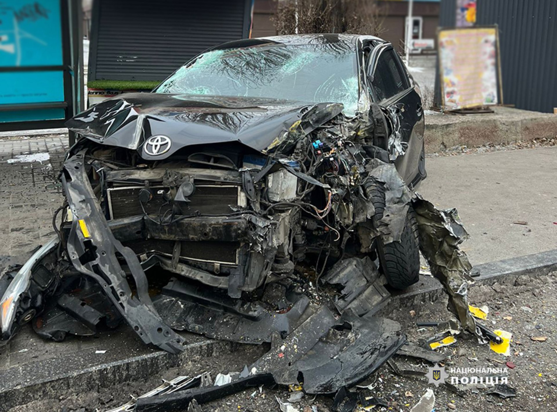 У Києві «Тойота» влетіла у «Мерседес» та автобус