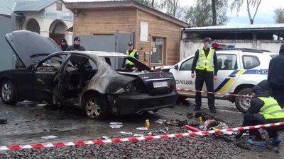 У Дрогобичі встановлюють обставини підпалу автомобіля (ФОТО)