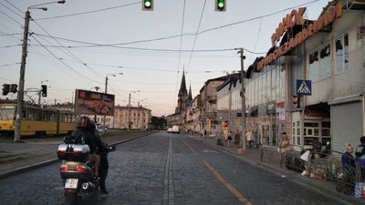 У Львові просять облаштувати три смуги для руху біля приміського базару (ФОТО)