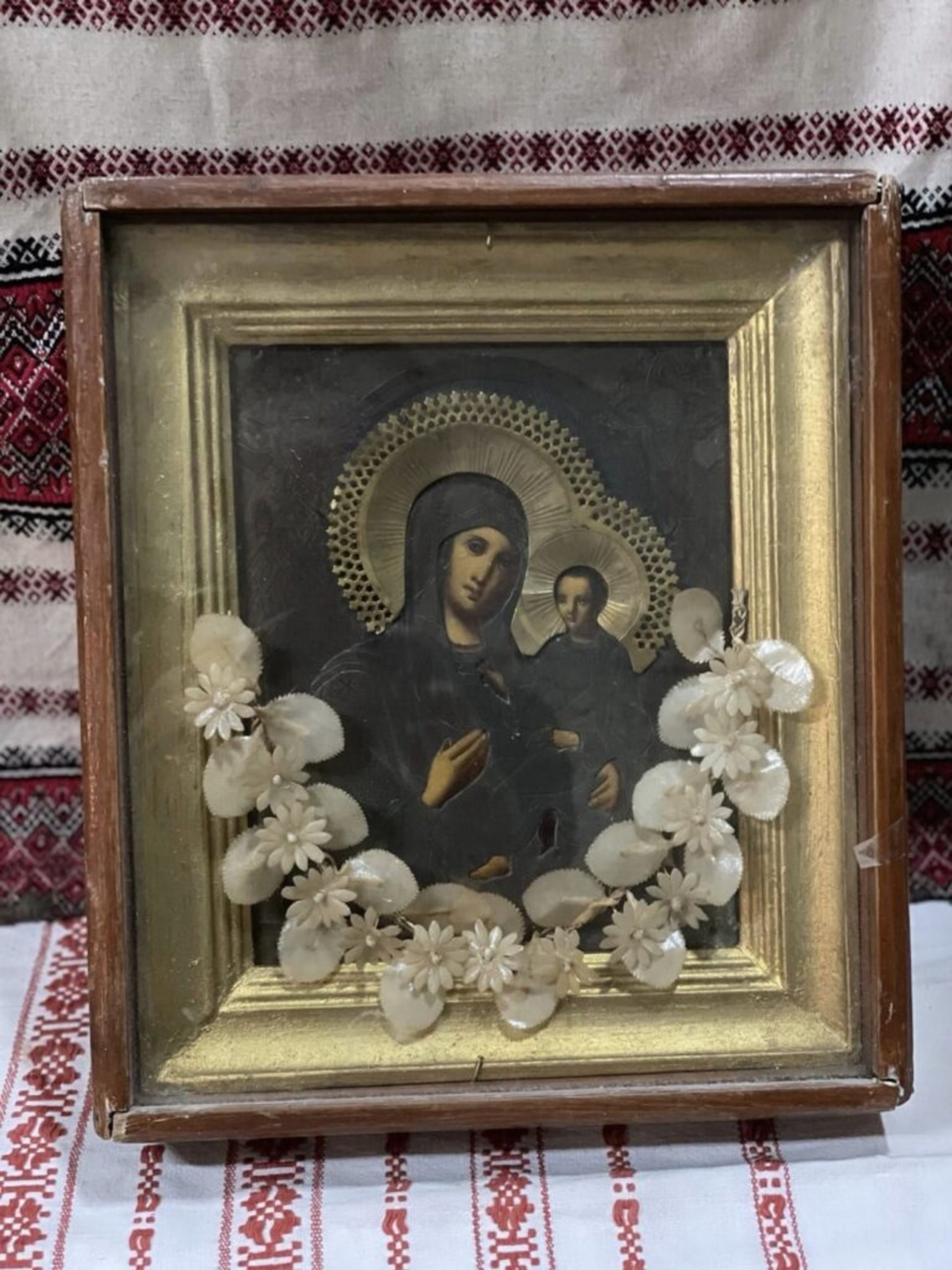 У Бахмуті львівські воїни врятували з-під завалів багатоповерхівки давні ікони