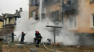 У Львові патрульні допомогли загасити пожежу (ФОТО)