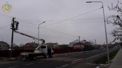 На Львівщині тривають роботи із освітлення пішохідних переходів