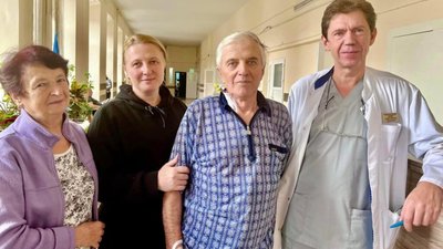 Медики Львівської обласної клінічної лікарні прооперували пацієнта з складною аневризмою