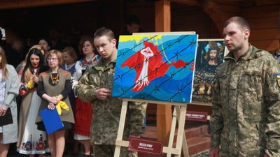 Львовом пройшла мистецька Хресна дорога  на підтримку українських полонених (ФОТО)