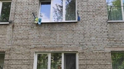 Лікар розповів про стан дитини, яка випала з вікна у Львові