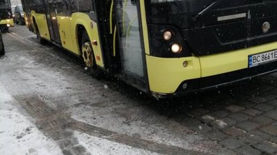 У Львові водій маршрутки не хотів везти літню жінку