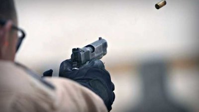 На Львівщині водій посеред дороги розпочав стрілянину