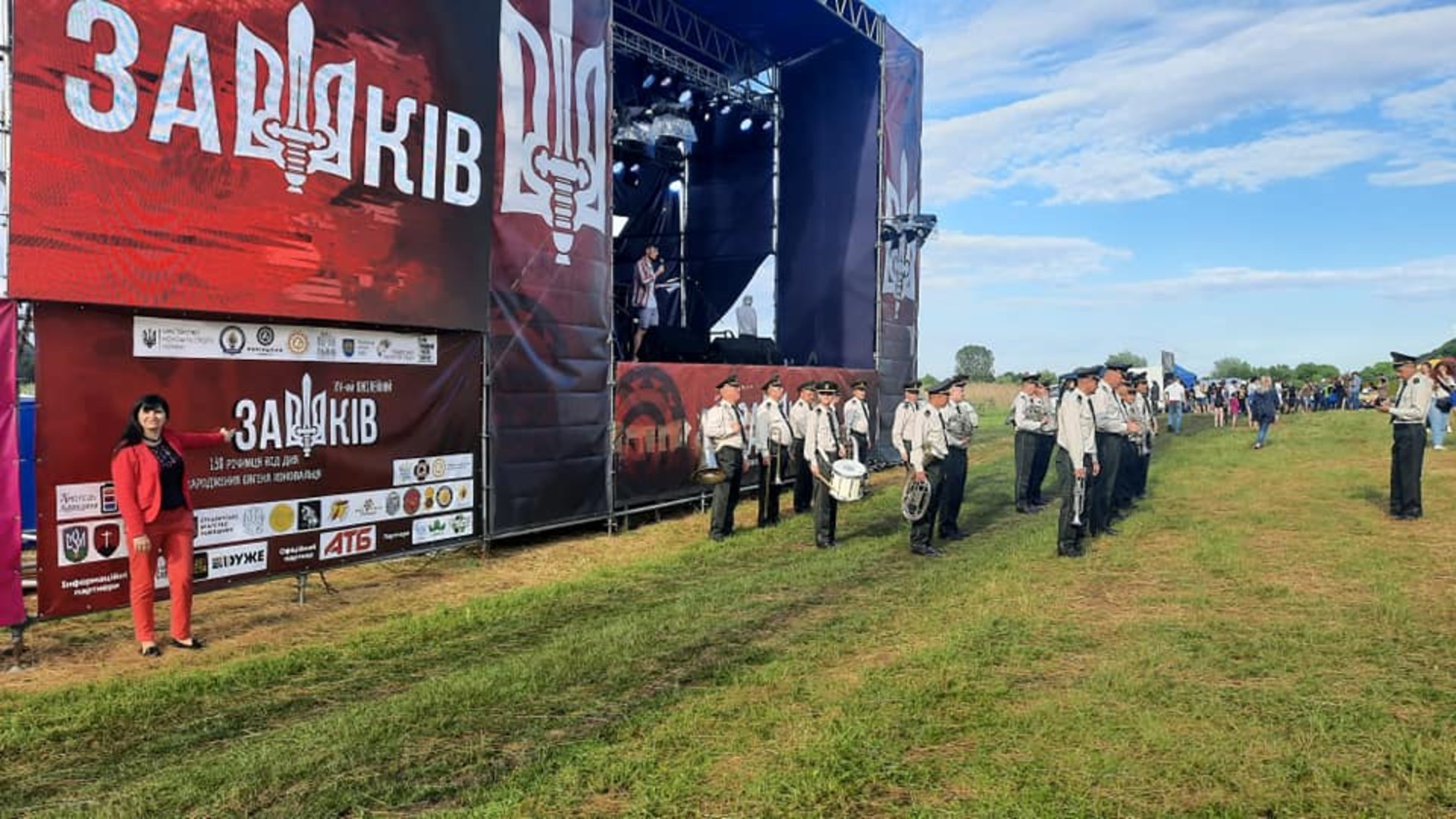 На фестивалі у Зашкові представили виставку "Ти вистояв, не вистояв бетон", фото організаторів