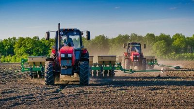 На Львівщині стартувала посівна кампанія 2023 року