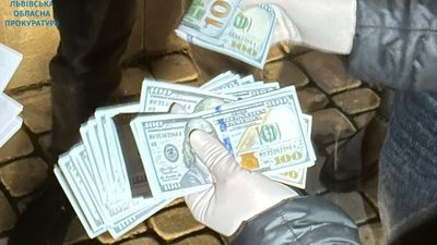 У Львова на хабарі затримали працівника поліції