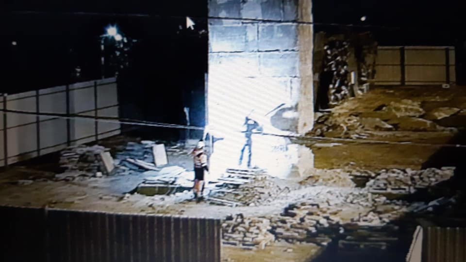 У Львові таки "поклали" 30-метрову Стелу Монументу Слави. Фото Ігор Зінкевич, Варта-1