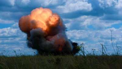 У тимчасово окупованих Мелітополі та Маріуполі прозвучали потужні вибухи