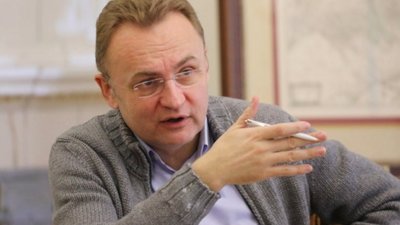 Львівщина на карантині: Садовий заявив, що в області гулянки, а у Львові  порядок
