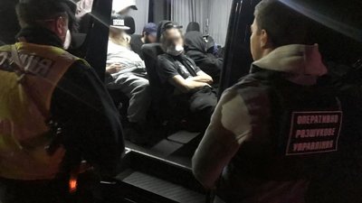 На Львівщині затримали хасидів, які намагались потрапити до України (ВІДЕО)