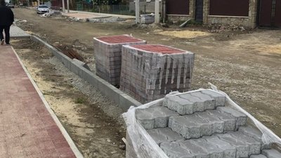 У Яворові під час ремонту вулиці викрали бруківку