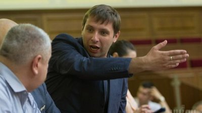 Володимир Парасюк побив поліцейського у маріупольському суді