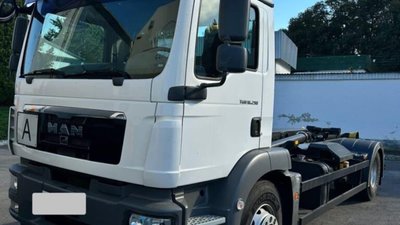 На Львівщині митники викрили керівника благодійного фонду