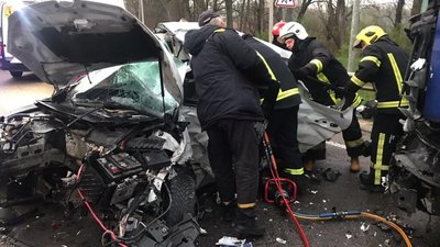 На Львівщині у важкому стані після ДТП госпіталізували пасажира 2012 року народження (ФОТО)